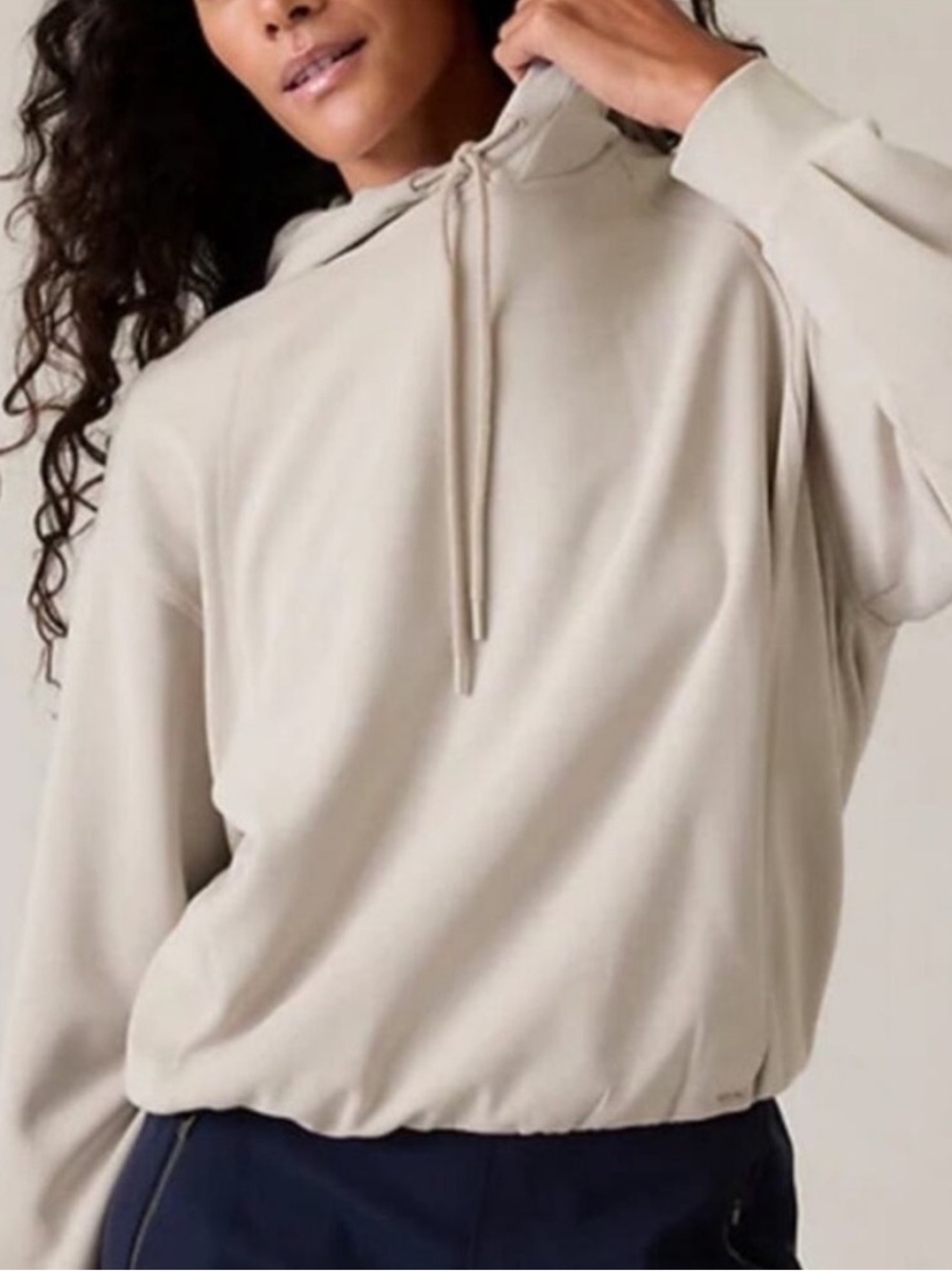 EUC Like New Athleta Seasoft Bubble Hem Hoodie Sweatshirt XS Abalone Beige Gray